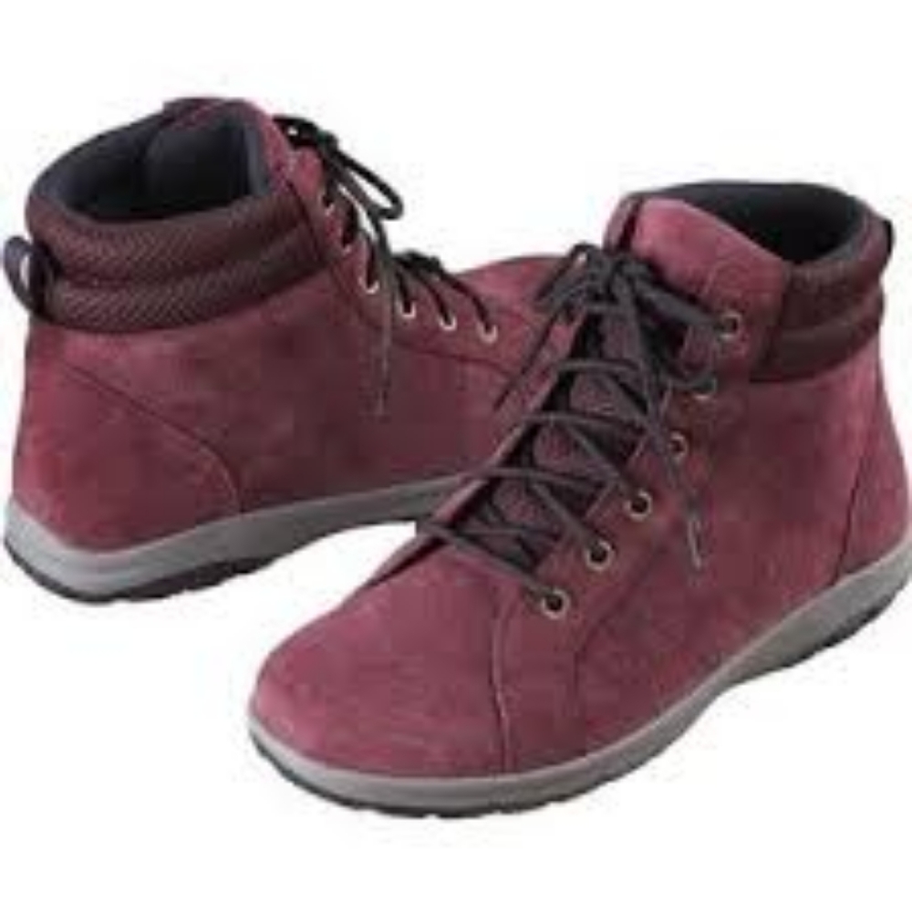 ISO size 11 wine steel creek boots
